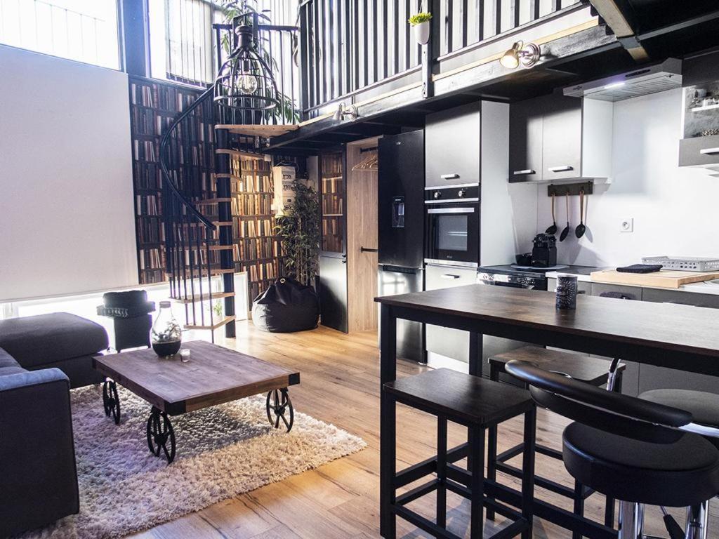 Palais Des Reves Apartment Niort Bagian luar foto